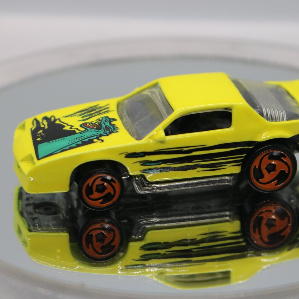 Hot Wheels 1983 Camaro diecast great condition